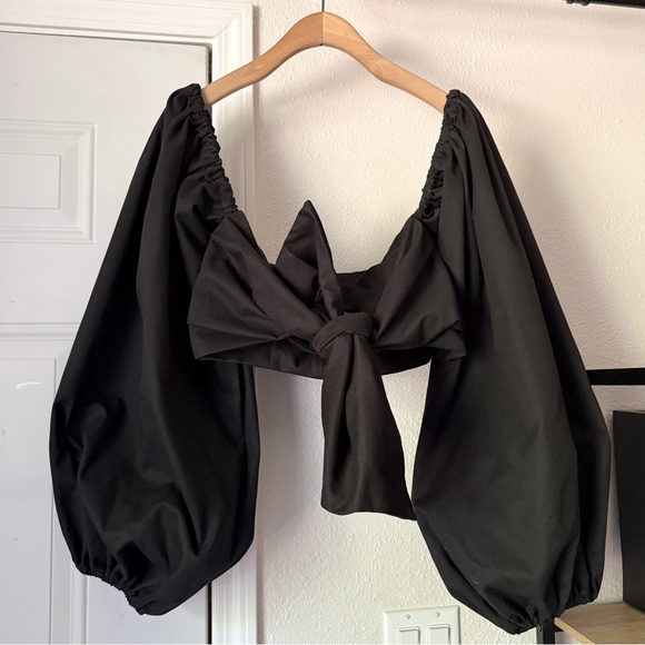 megan renee Tops - MEGAN RENEE black‎ tie front square neck puff long sleeve cropped blouse top